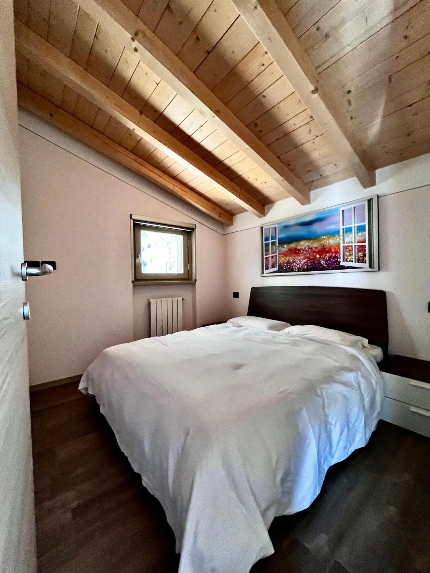 Appartamento Grande Terrazza Vista Lago Parzanica ภายนอก รูปภาพ