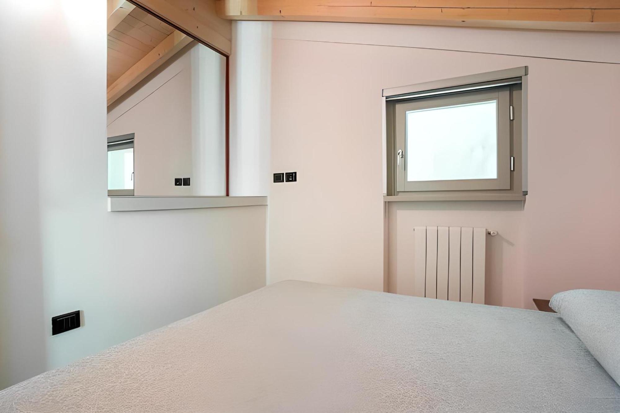 Appartamento Grande Terrazza Vista Lago Parzanica ภายนอก รูปภาพ