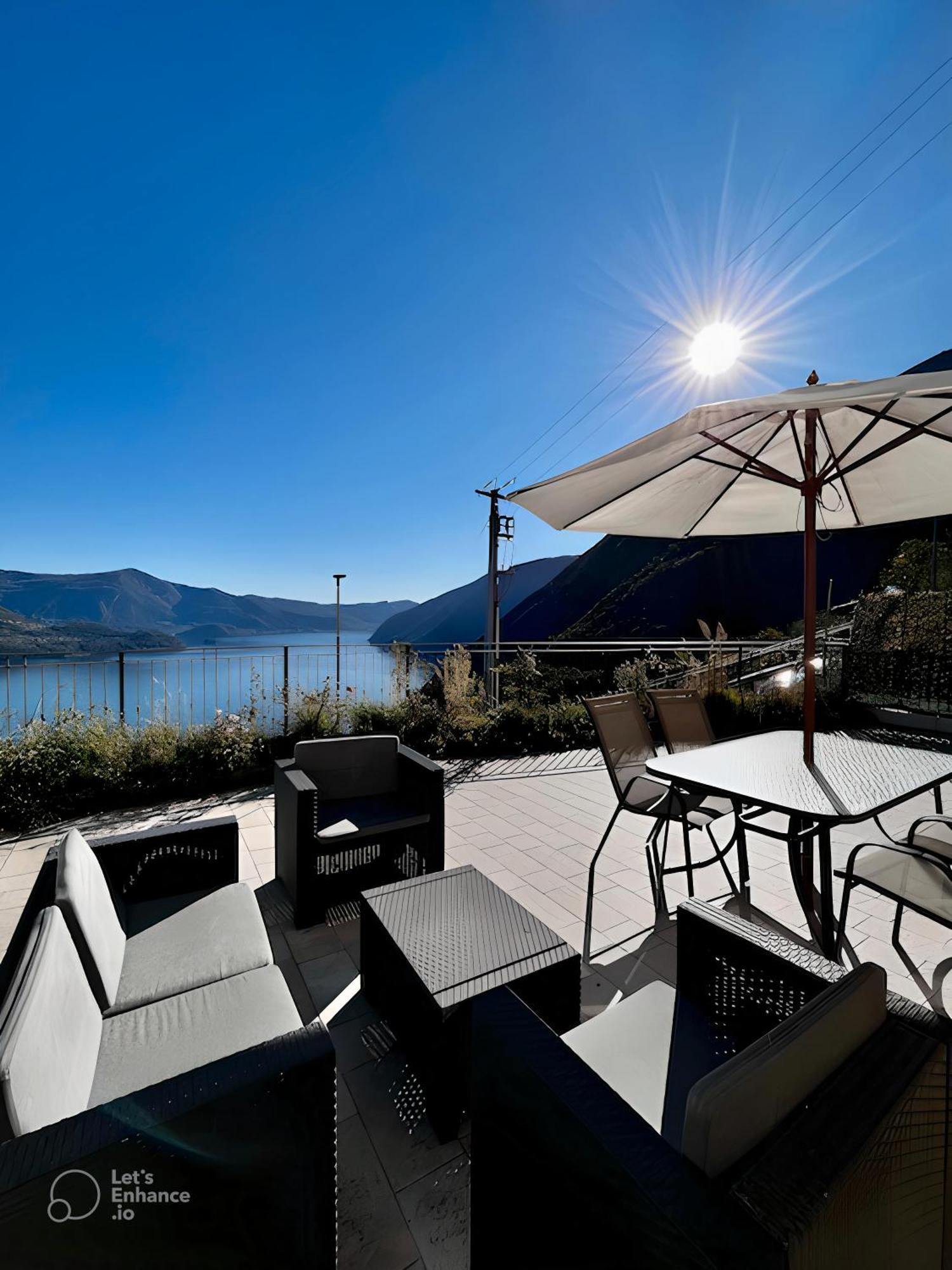 Appartamento Grande Terrazza Vista Lago Parzanica ภายนอก รูปภาพ