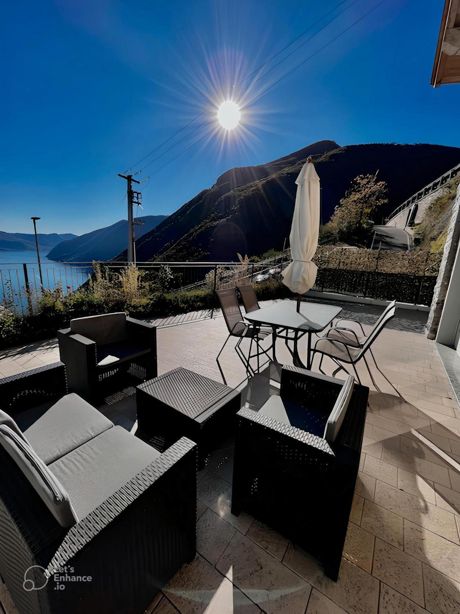 Appartamento Grande Terrazza Vista Lago Parzanica ภายนอก รูปภาพ