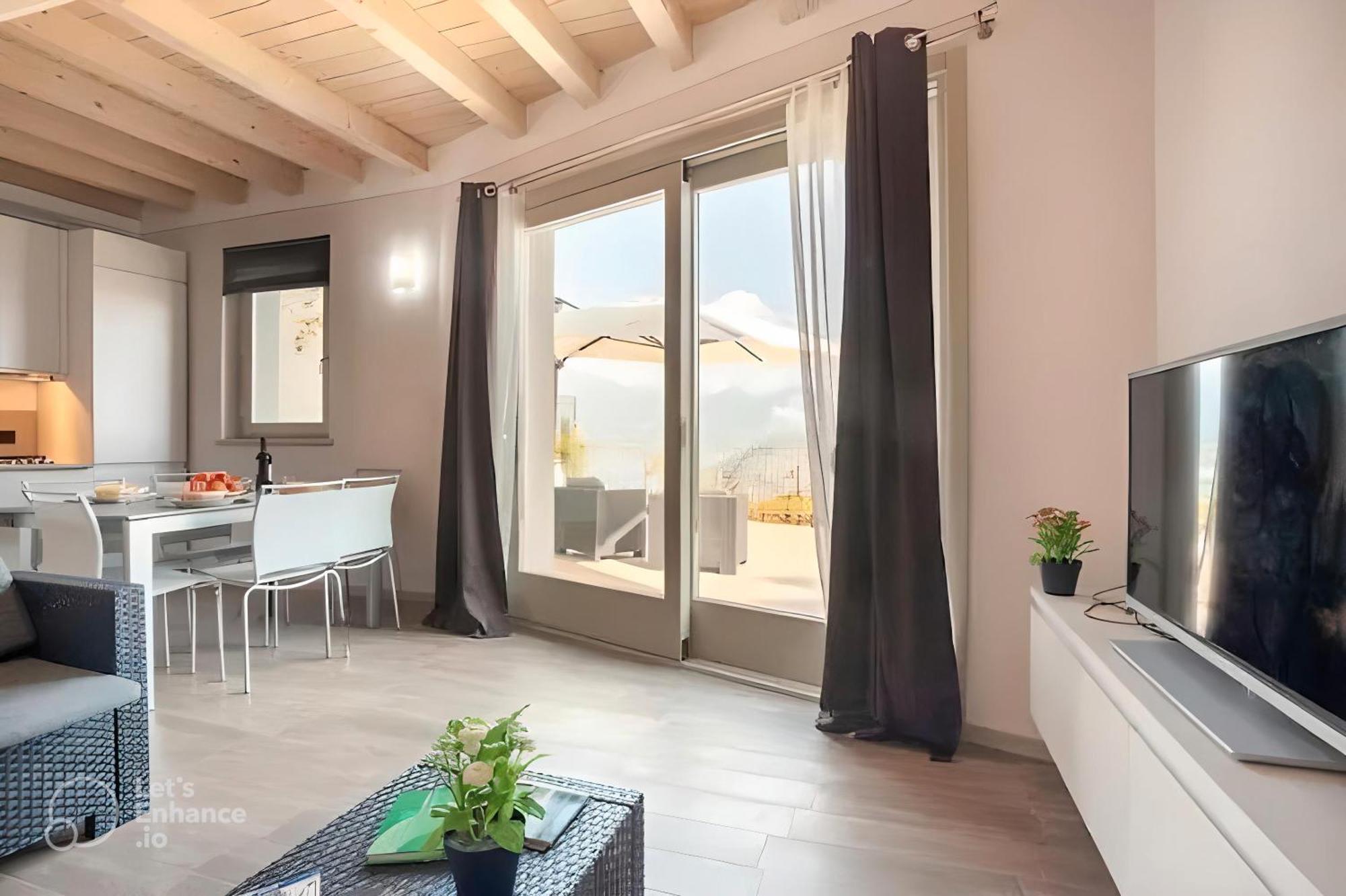 Appartamento Grande Terrazza Vista Lago Parzanica ภายนอก รูปภาพ